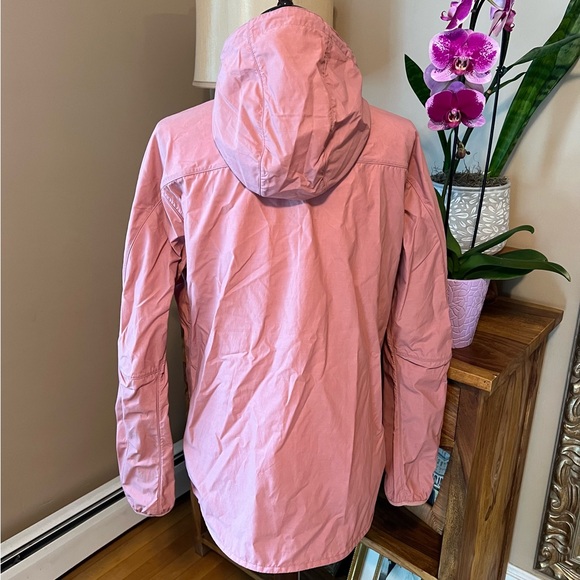 BNWT Fjallraven High Coast Wind Jacket - Dusty Rose. Large - Picture 4 of 12